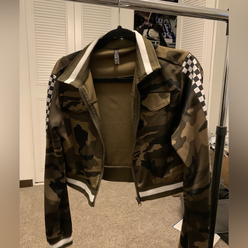 Medium Camo Cropped Jacket